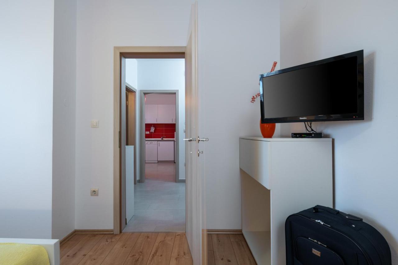 Apartments Greta & Ivona Pola Esterno foto